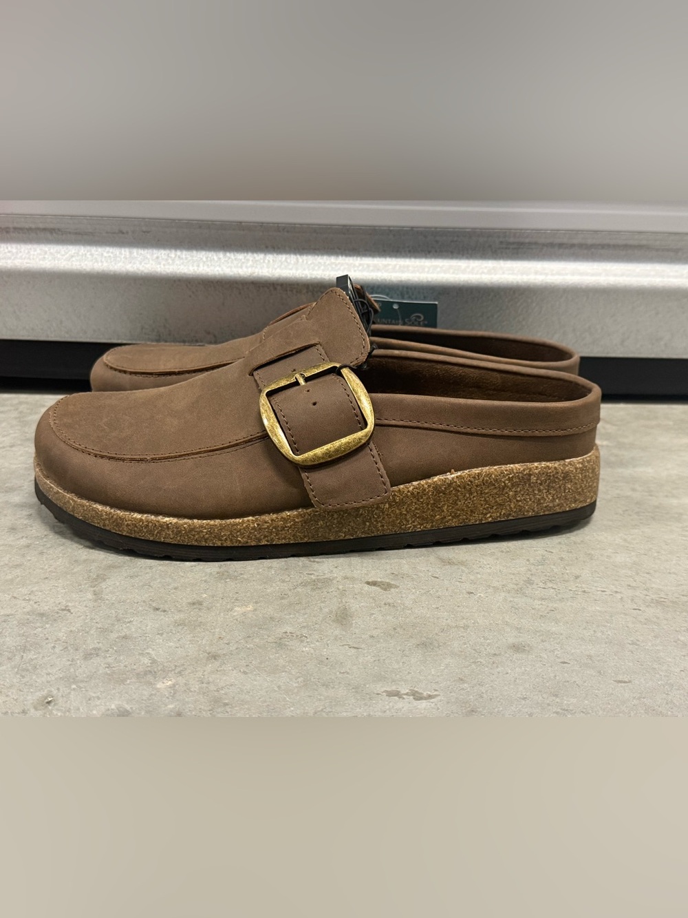 Women’s Mountain Sole by White Mountain Brown Buckle Clog Mules Size 10 NWT